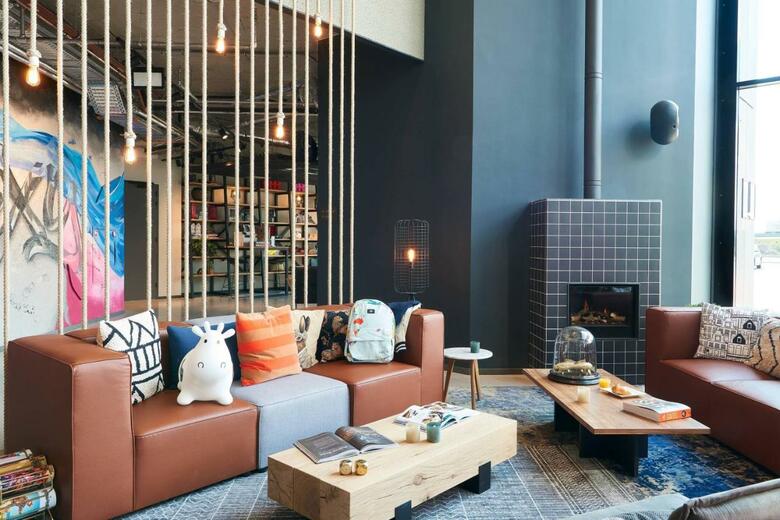Hotel Moxy Amsterdam Schiphol Airport