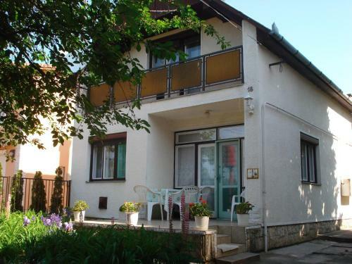 R�zsa Apartment