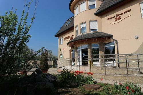 Wellness Hotel-m