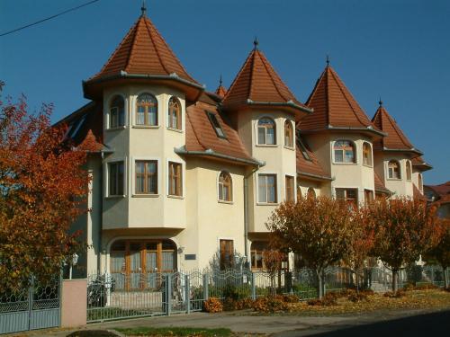 Hajd� Kast�ly Hotel