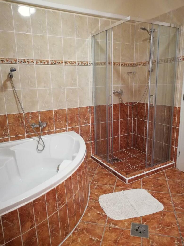 Imola �s Andrea Apartmanh�z