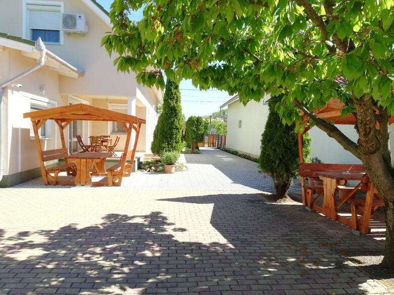 Imola �s Andrea Apartmanh�z