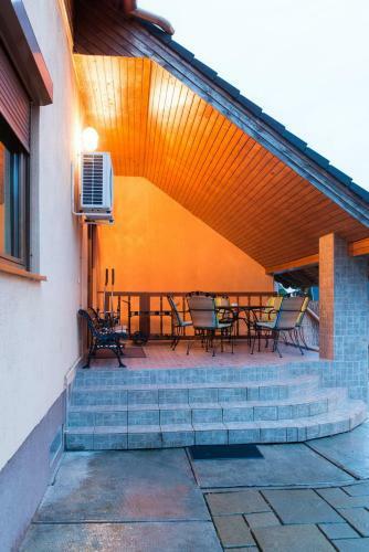 Hostal Krist�f Vend�gh�z