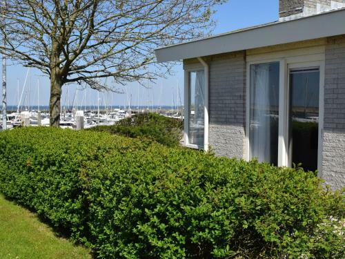 Cozy Holiday Home In Kamperland With Garden