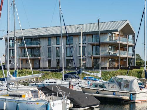 New And Tasteful Apartment With A Panoramic View Over The Marina