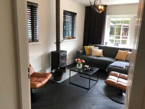 De Lindenburg With Hot Tub & Sauna