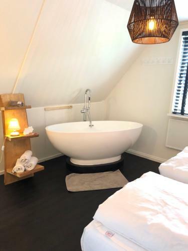 De Lindenburg With Hot Tub & Sauna