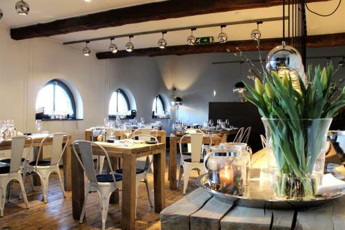 Cozy Floating Boatlodge "het Vrijthof"