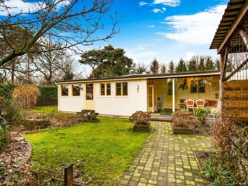 Majestic Bungalow In Meerlo With Garden