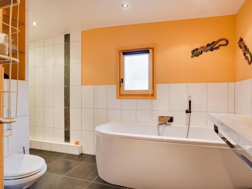 Majestic Bungalow In Meerlo With Garden