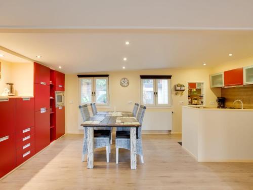 Majestic Bungalow In Meerlo With Garden