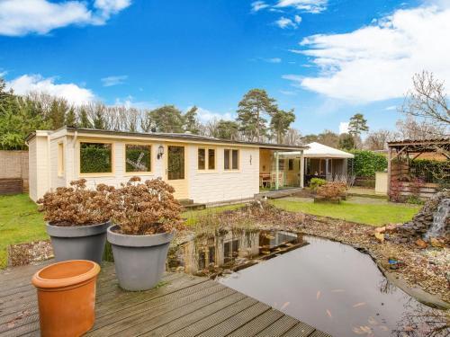 Majestic Bungalow In Meerlo With Garden