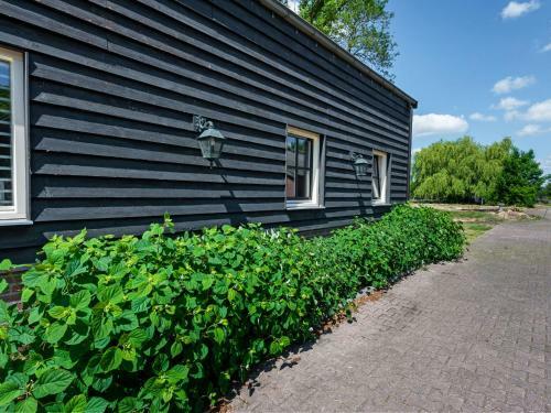 Enticing Holiday Home In Nieuwleusen With Garden