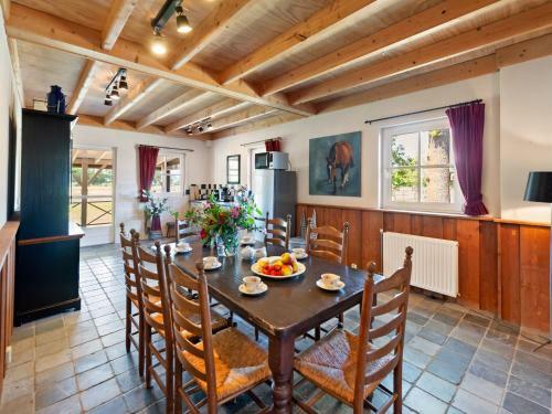 Enticing Holiday Home In Nieuwleusen With Garden