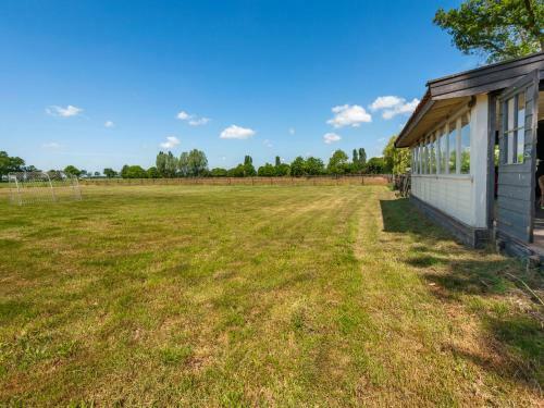 Enticing Holiday Home In Nieuwleusen With Garden