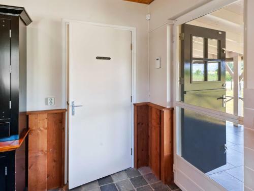Enticing Holiday Home In Nieuwleusen With Garden