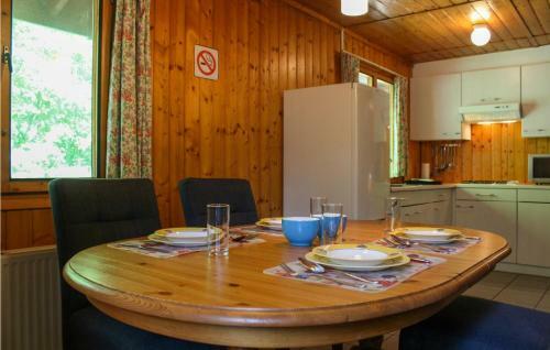 Stunning Home In Neede W/ Wifi And 3 Bedrooms
