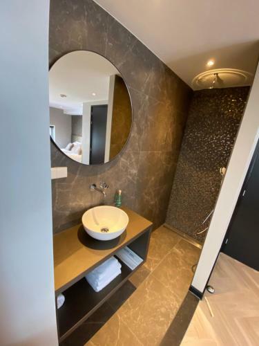 Harbour Suites Boutique Hotel