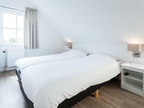 Holiday Home De Witte Raaf-1