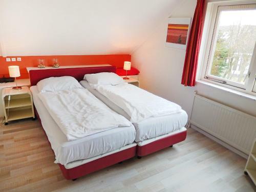 Holiday Home De Witte Raaf-2