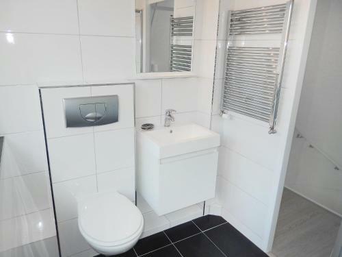 Holiday Home De Witte Raaf-3