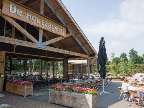Holiday Home Europarcs Resort de Wije Werelt-1