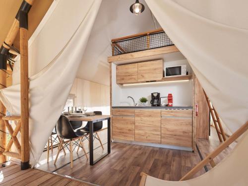 Holiday Home Europarcs Resort de Wije Werelt-1