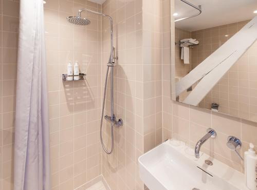 171. Urban Design Hotel