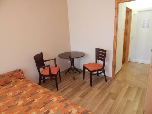 Hostal �gnes Vend�gh�z