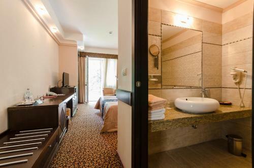 Apollo Thermal Hotel And Apartments