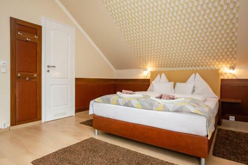 Hotel P�vai