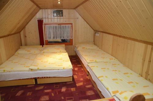 Lodge Dar�zshegyi Apartmanh�z
