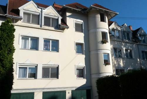 Bomi Apartman