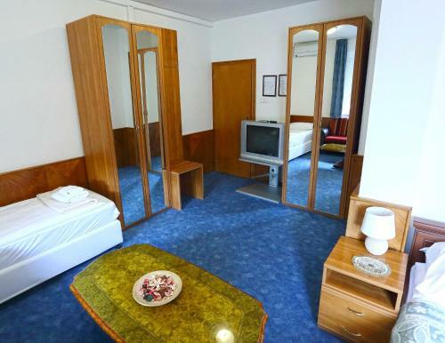 Hotel Wessel�nyi