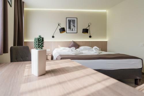 Hostal Amstel Hatty� Fogad� �s Amstel Cafe & Restaurant