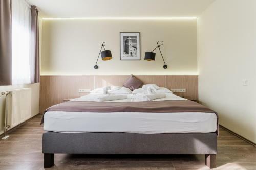 Hostal Amstel Hatty� Fogad� �s Amstel Cafe & Restaurant