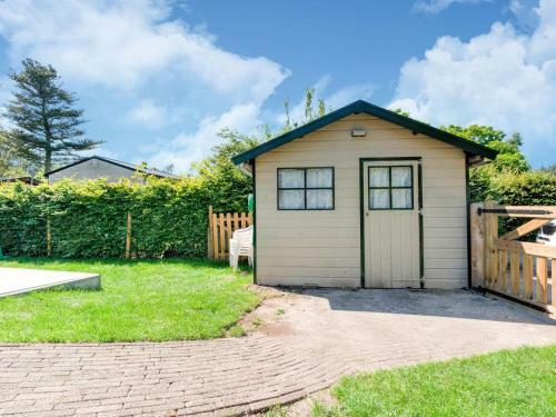 Charming Chalet In Stegeren Near Forest