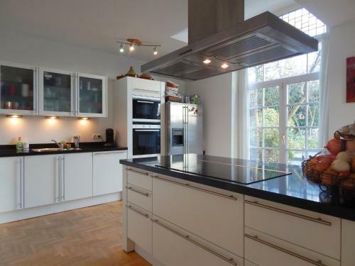 Enchanting Villa With Heated Pool, Jacuzzi And Sauna