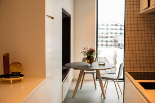 Creative Valley Nest ? Luxury Rooftop Apartments