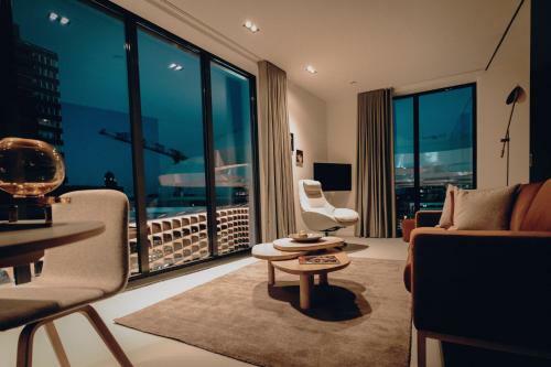 Creative Valley Nest ? Luxury Rooftop Apartments