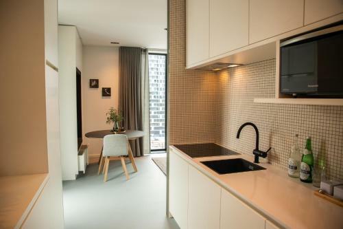 Creative Valley Nest ? Luxury Rooftop Apartments