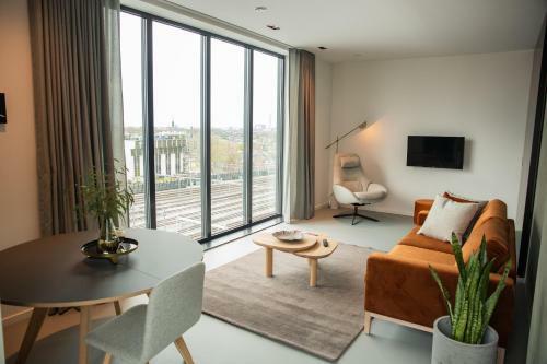 Creative Valley Nest ? Luxury Rooftop Apartments
