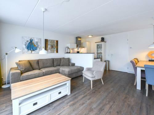 Holiday Home De Meerparel-4