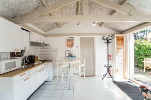 Th�r�se Characteristic Garden Cottage