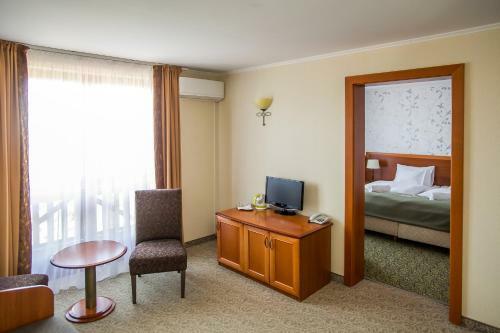 Hotel Nar�d & Park