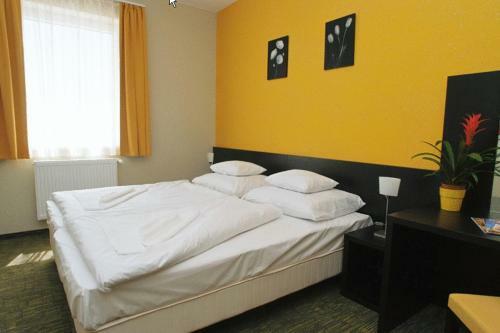 Whb Hotel