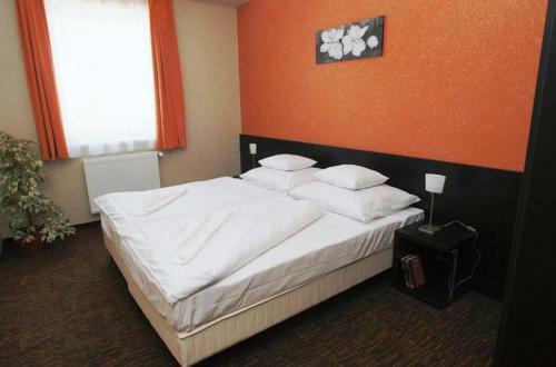 Whb Hotel