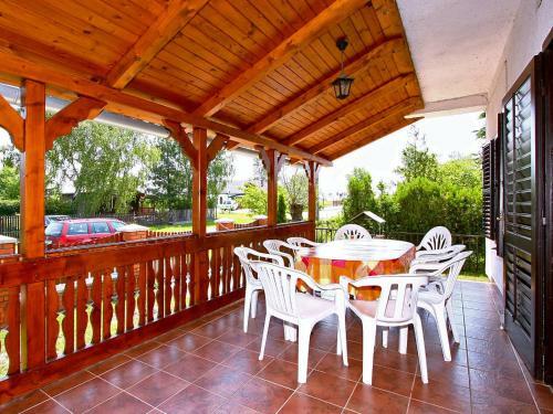 Villa Balatonkereszt�r 5