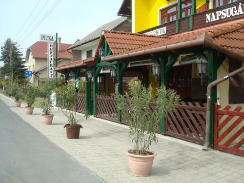 Hotel Napsug�r