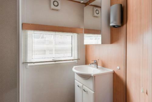 Chalet For 2 At The Beach